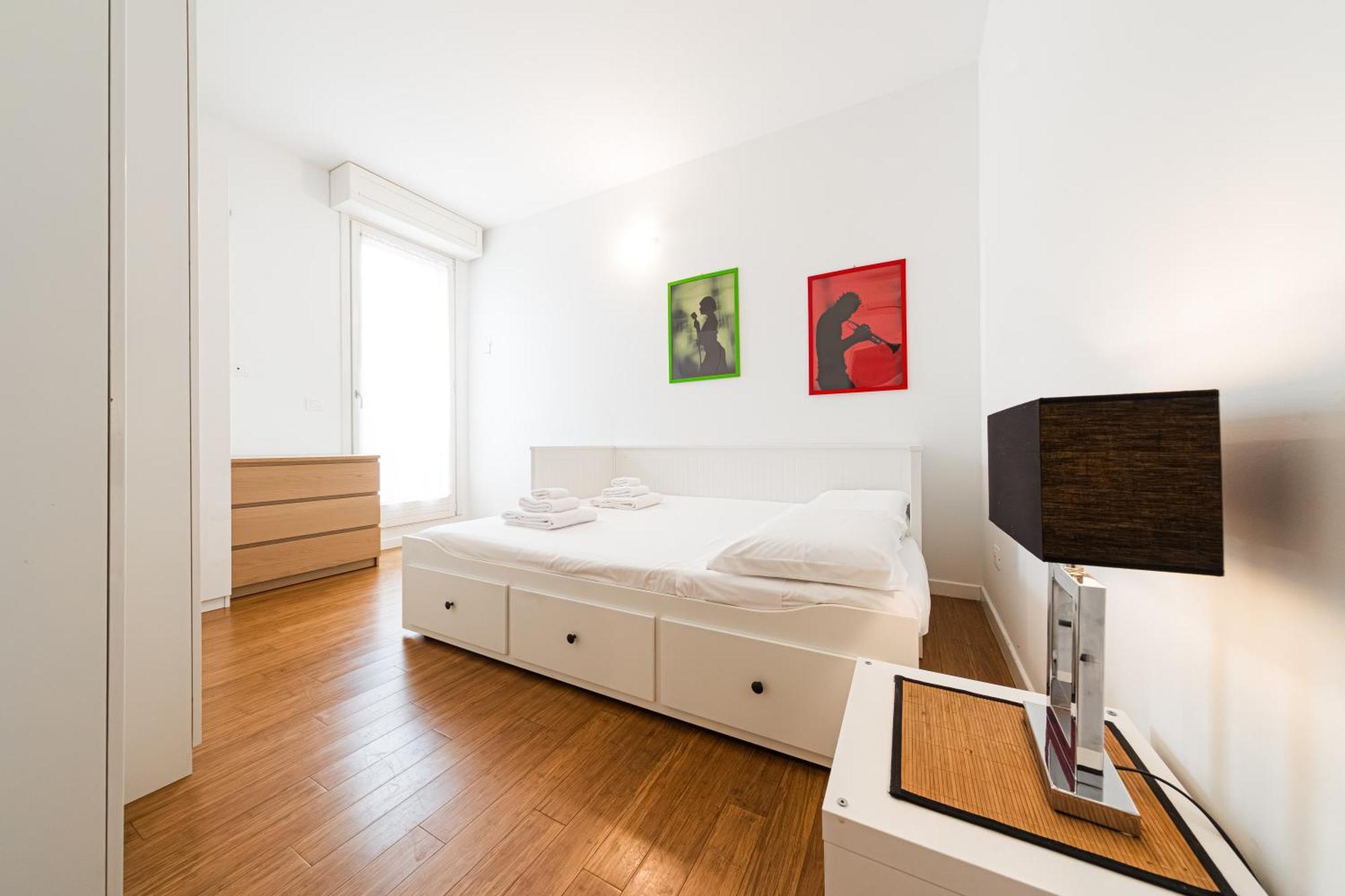 Nettuno Apartment - Private Garden In Bologna Center Bagian luar foto